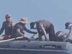 В акватории Каспийского моря перевернулась лодка с людьми: два человека пропали без вести
